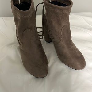 Faux suede taupe ankle boots sz 7.5 great condition